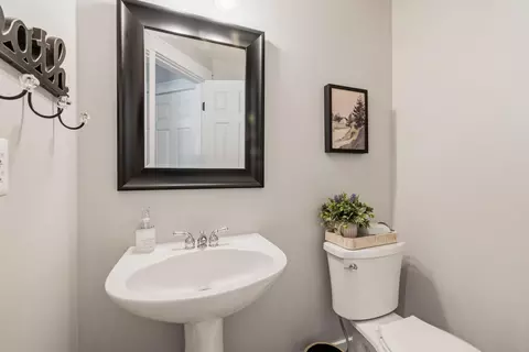Bath - 14247 Murphy Ter, Gainesville, VA 20155 photo 1 of 7