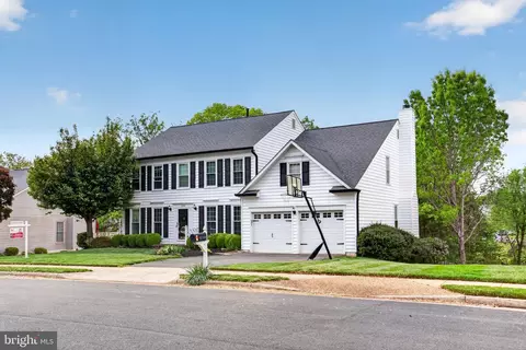 Exterior - 8084 Station Rd, Manassas, VA 20111 photo 4 of 15