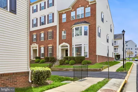 7469 Brunson Cir, Gainesville, VA 20155