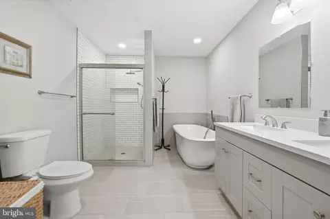 Bath - 9991 Suheil Rd, Manassas, VA 20111 photo 1 of 4