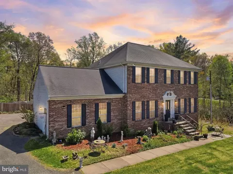 Exterior - 9991 Suheil Rd, Manassas, VA 20111 photo 4 of 15