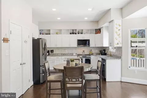 Kitchen - 9991 Suheil Rd, Manassas, VA 20111 photo 4 of 4