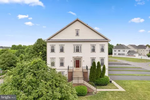 11762 Robert E Lee Dr, Bristow, VA 20136
