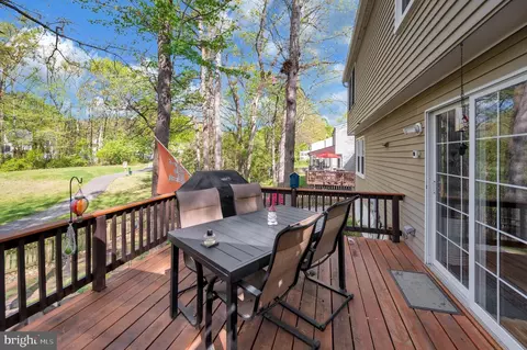 Exterior - 15744 Vista Dr, Dumfries, VA 22025 photo 6 of 13