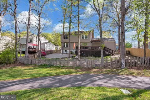 Exterior - 15744 Vista Dr, Dumfries, VA 22025 photo 9 of 13