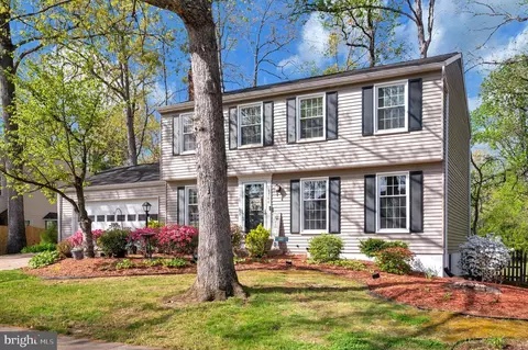 Exterior - 15744 Vista Dr, Dumfries, VA 22025 photo 3 of 13