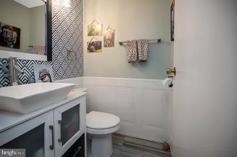 Bath - 15744 Vista Dr, Dumfries, VA 22025 photo 1 of 3