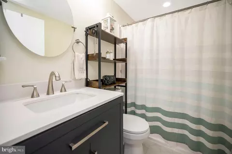 Bath - 15744 Vista Dr, Dumfries, VA 22025 photo 3 of 3
