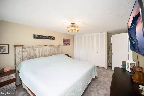 Bedroom - 15744 Vista Dr, Dumfries, VA 22025 photo 2 of 5