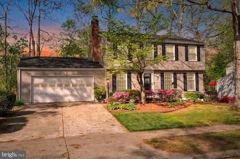 15744 Vista Dr, Dumfries, VA 22025