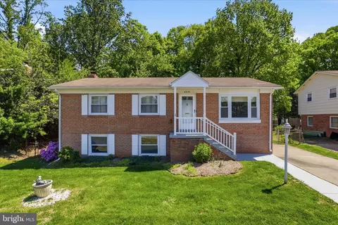 4219 Evergreen Dr, Woodbridge, VA 22193