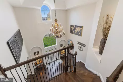 Entry Way - 8306 Roxborough Loop, Gainesville, VA 20155 photo 9 of 15