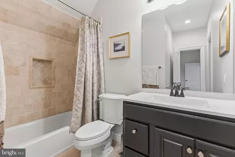 Bath - 8306 Roxborough Loop, Gainesville, VA 20155 photo 3 of 4