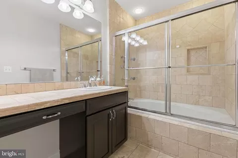 Bath - 8306 Roxborough Loop, Gainesville, VA 20155 photo 4 of 4