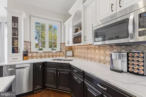 Kitchen - 8306 Roxborough Loop, Gainesville, VA 20155 photo 3 of 5