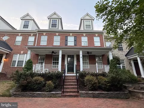 13814 Custis Sq, Woodbridge, VA 22191