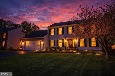 16087 Olmstead Ln, Woodbridge, VA 22191