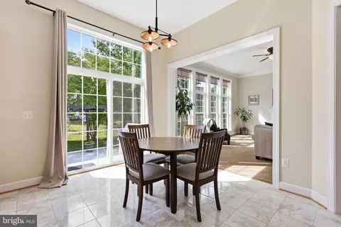 Dining - 18805 Hundred Acre Ln, Triangle, VA 22172 photo 2 of 2