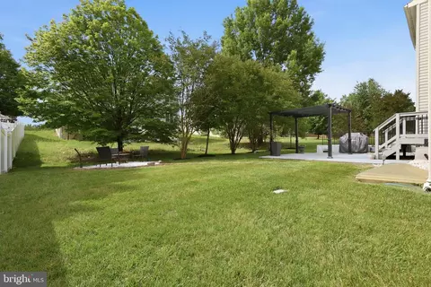 Exterior - 18805 Hundred Acre Ln, Triangle, VA 22172 photo 3 of 3
