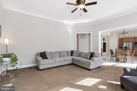 Living - 18805 Hundred Acre Ln, Triangle, VA 22172 photo 3 of 5