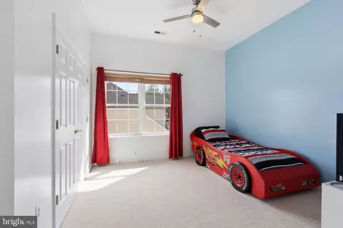 Bedroom - 18805 Hundred Acre Ln, Triangle, VA 22172 photo 3 of 3