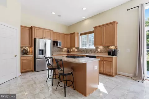 Kitchen - 18805 Hundred Acre Ln, Triangle, VA 22172 photo 1 of 5