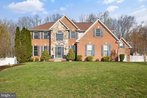 13333 Packard Dr, Woodbridge, VA 22193