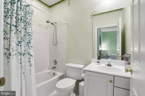 Bath - 7858 Meadowgate Dr, Manassas, VA 20112 photo 1 of 6