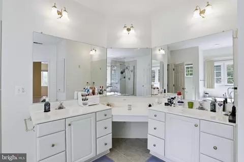 Bath - 7858 Meadowgate Dr, Manassas, VA 20112 photo 4 of 6