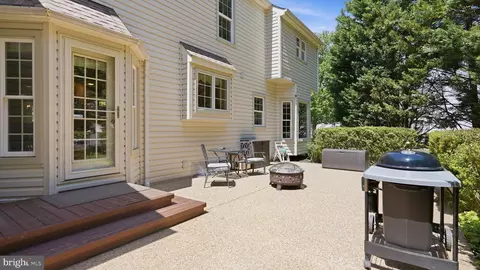 Exterior - 4281 Wiltshire Pl, Dumfries, VA 22025 photo 3 of 3