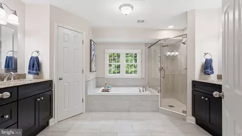 Bath - 4281 Wiltshire Pl, Dumfries, VA 22025 photo 2 of 5
