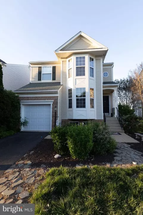 Exterior - 14387 Newbern Loop, Gainesville, VA 20155 photo 6 of 7