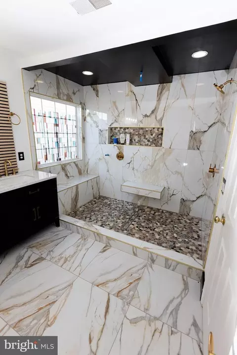 Bath - 14387 Newbern Loop, Gainesville, VA 20155 photo 5 of 9