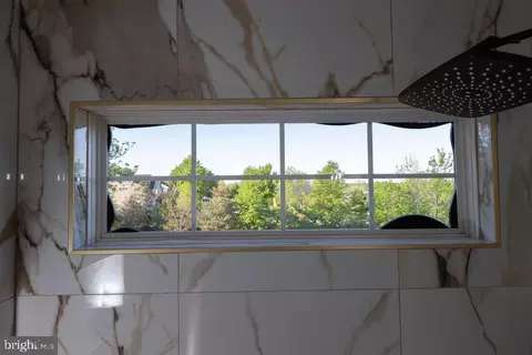 Bath - 14387 Newbern Loop, Gainesville, VA 20155 photo 3 of 9