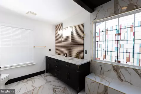 Bath - 14387 Newbern Loop, Gainesville, VA 20155 photo 4 of 9