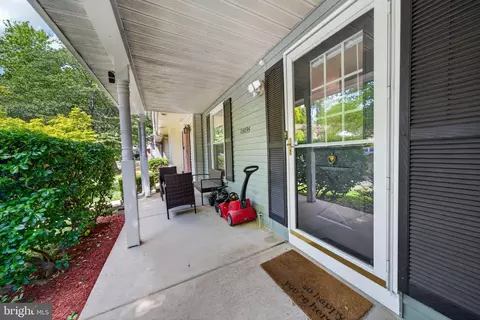 Exterior - 15095 Mill Spring Dr, Dumfries, VA 22025 photo 2 of 5