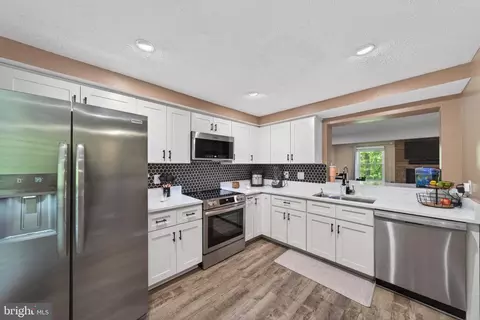 Kitchen - 15095 Mill Spring Dr, Dumfries, VA 22025 photo 1 of 2