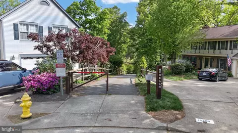 Exterior - 15095 Mill Spring Dr, Dumfries, VA 22025 photo 5 of 5