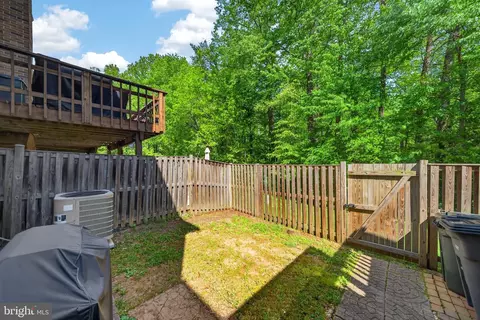 Exterior - 15095 Mill Spring Dr, Dumfries, VA 22025 photo 4 of 5