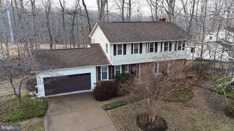 11808 Oakwood Dr, Woodbridge, VA 22192