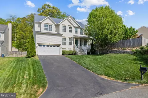Exterior - 18706 Kerill Rd, Triangle, VA 22172 photo 2 of 8