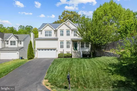 Exterior - 18706 Kerill Rd, Triangle, VA 22172 photo 3 of 8