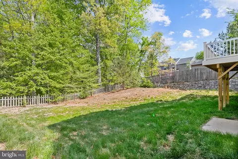 Exterior - 18706 Kerill Rd, Triangle, VA 22172 photo 7 of 8
