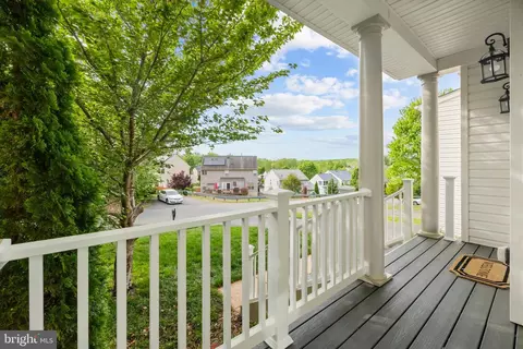 Exterior - 18706 Kerill Rd, Triangle, VA 22172 photo 8 of 8