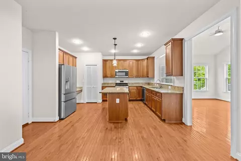 Kitchen - 18706 Kerill Rd, Triangle, VA 22172 photo 1 of 8
