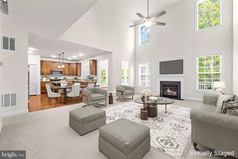 Living - 18706 Kerill Rd, Triangle, VA 22172 photo 1 of 6