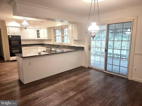 Kitchen - 4560 Lynn Forest Dr, Gainesville, VA 20155 photo 1 of 3