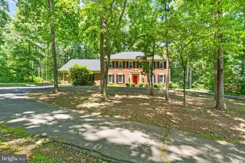 Exterior - 4560 Lynn Forest Dr, Gainesville, VA 20155 photo 6 of 22