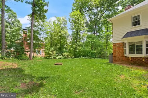 Exterior - 4560 Lynn Forest Dr, Gainesville, VA 20155 photo 18 of 22