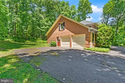 Exterior - 4560 Lynn Forest Dr, Gainesville, VA 20155 photo 8 of 22